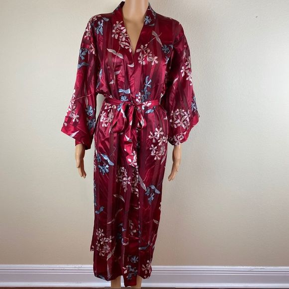 Vintage Other - Vintage Inner Most Silk Floral Robe